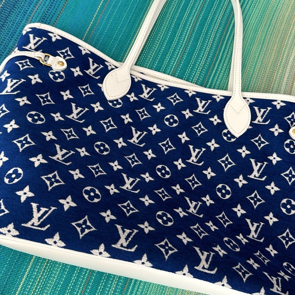 Louis Vuitton Jacquard Velvet Monogram LV Match Neverfull MM Bleu - Picture 3 of 5